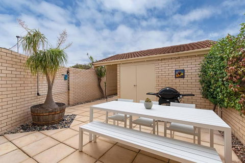 THE SHORE- Absolute Beachfront Holiday House - VIC Tourism 3