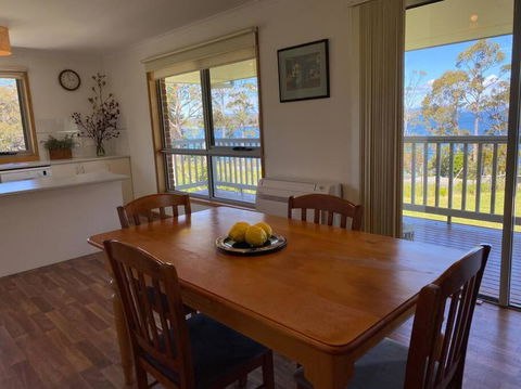 Three Island Escape - Dover - VIC Tourism 1