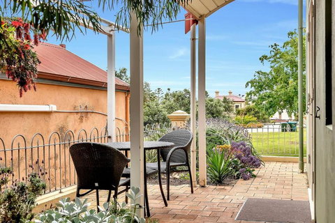 Time And Tide Hideaway - A Spacious Beachside Escape - VIC Tourism 2