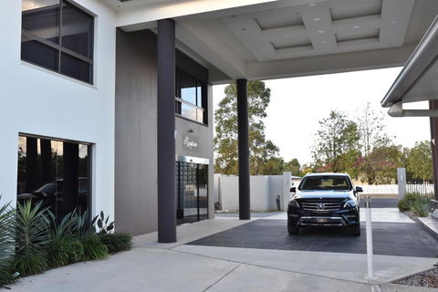 Western Downs Motor Inn - VIC Tourism 1