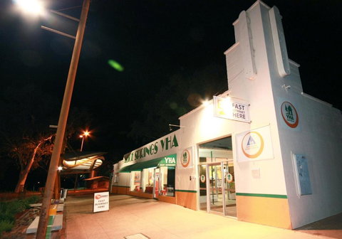 YHA Alice Springs - VIC Tourism 0