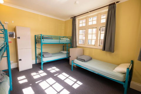 YHA Newcastle Beach - VIC Tourism 2