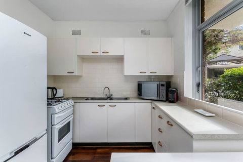 YNG03 - Cremorne - Young Street - VIC Tourism 2