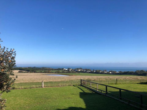 YOLO- Beach-house Views, Near Penguins, Nbn! - VIC Tourism 1