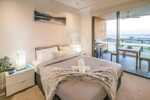 ZEN BY THE OCEAN - 1-BR Executive Biz Retreat - VIC Tourism 1