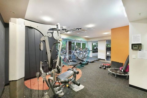 ZEN LUXURY: 2-Story 4-BR Penthouse In Darwin City With Mindal Markets & Harbour Views - VIC Tourism 1