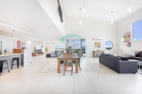 ZEN LUXURY: 2-Story 4-BR Penthouse In Darwin City With Mindal Markets & Harbour Views - VIC Tourism 3