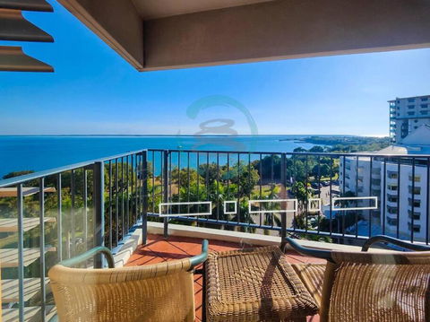 ZEN88 ESPLANADE: 1-BR Top Floor Ocean View Suite - VIC Tourism 0