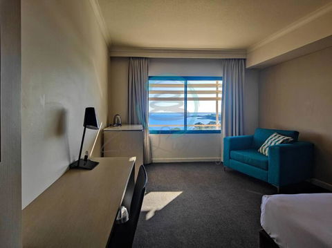ZEN88 ESPLANADE: Hotel Suite W/ Ocean/Sunset Views - VIC Tourism 3