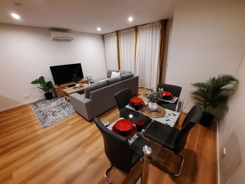 ZMITH Apartment - BROOKE, - Near AIS, GIO Stadium, UC, & Nth - Canberra Hospital - VIC Tourism 0