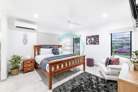Zenhouse: 4BR Stylish Work/Family Home In Muirhead - VIC Tourism 2