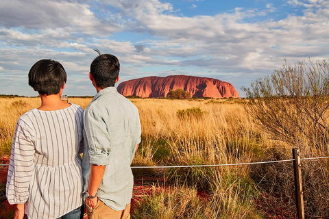 Uluru (Ayers Rock) Sunset Tour - VIC Tourism 1