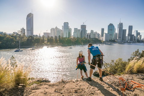 Abseiling The Kangaroo Point Cliffs In Brisbane - VIC Tourism 1