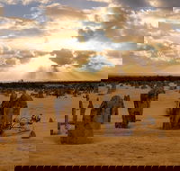 Pinnacle Desert Sunset and Night-time Stargazing Tour from Perth - VIC Tourism