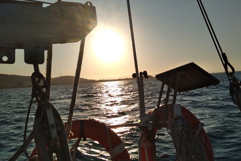 Townsville Private Hire Sunset Sail Sailing Cruise Boat Tour Charter Experience - VIC Tourism 4