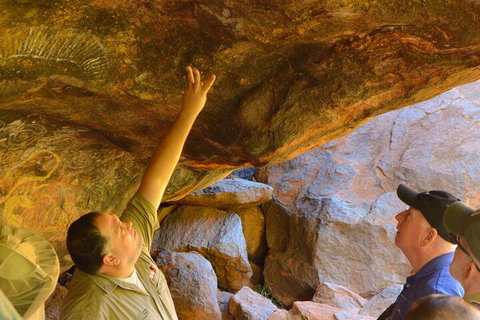 Uluru Small Group Tour Including Sunset - VIC Tourism 1