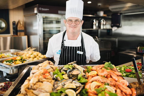 Dinner Buffet Cruise On The Gold Coast - VIC Tourism 4