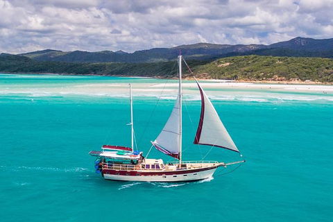 2-Day Whitsundays Sailing Adventure: SV Whitehaven - VIC Tourism 0