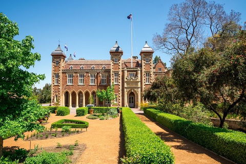 Perth Scavenger Hunt: Perched On A Swan - VIC Tourism 0